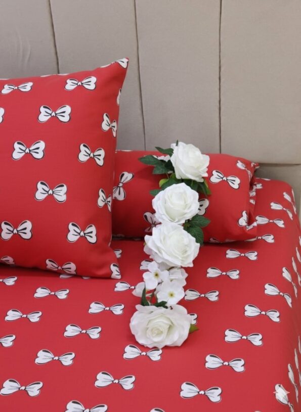 مصريه سرير كبير